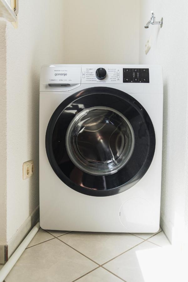 Appartment In Den Weinbergen Bei Mainz - Mit 2X Doppelzimmern, 1X Grosses Wohnzimmer, Bad & Kueche Stadecken-Elsheim Exteriör bild